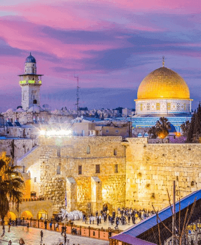 ՀԱՐՈՒՍՏ ՊԱՏՄՈՒԹՅՈՒՆ

   Աստվածաշնչից մինչև խաչակիրներ, մինչև Օսմանյան կայսրություն, այն երկիրը, որի վրա հիմնվել է ժամանակակից Իսրայելը, տեսել է ամեն ինչ: 

Իսրայել այցելելը թույլ է տալիս ականատես լինել նույնքան հին պատմության, որքան հին է ինքը պատմությունը: